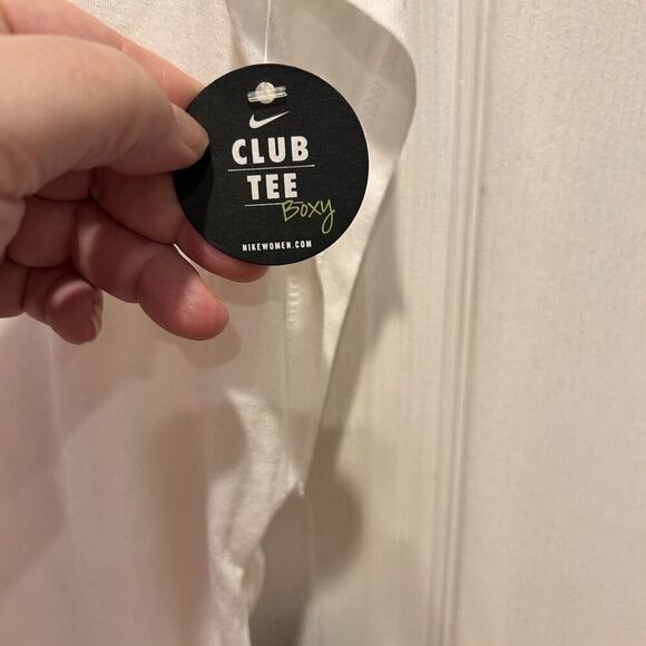 Nike Women’s Size M/L Club Tee Boxy Loose Fit White Stay Cool Dri-Fit NWT - Picture 5 of 8